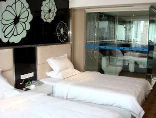 Clear Water Blue Sky Hotel Kunming Buitenkant foto